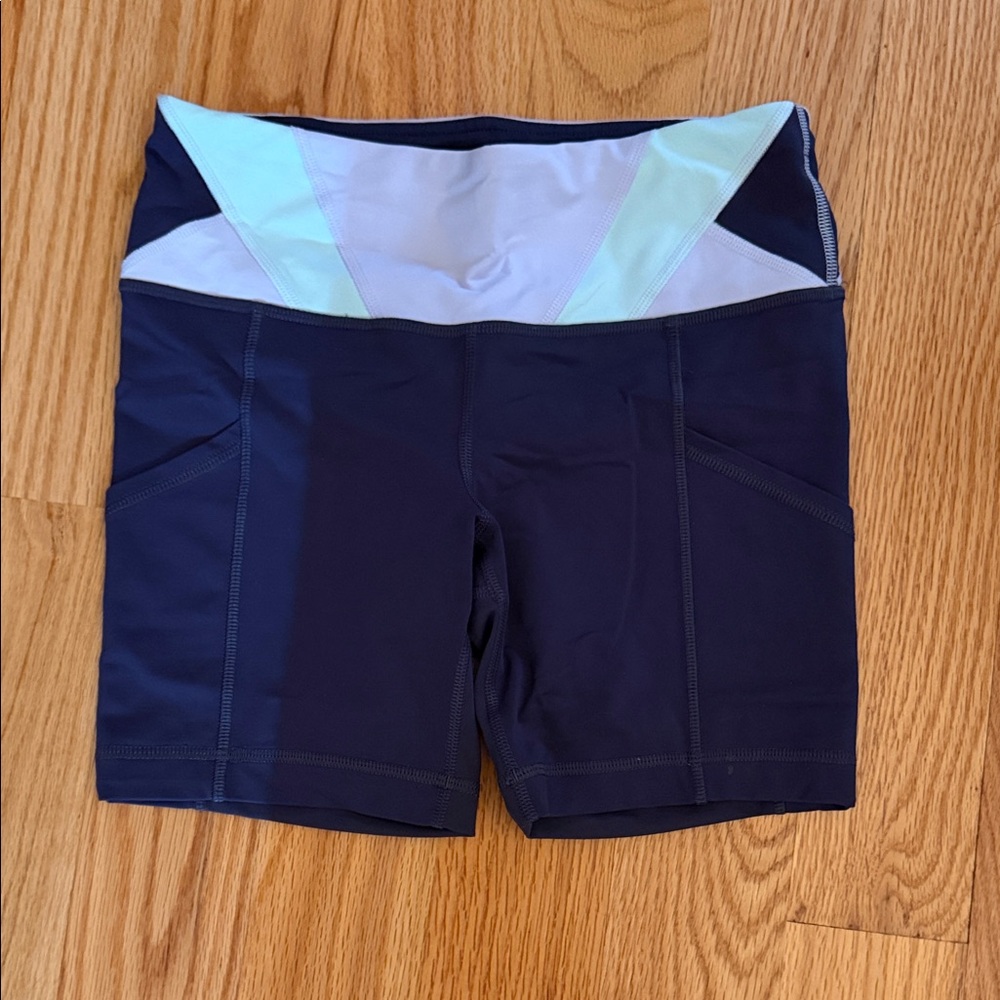 Women's Lululemon Size 4 Biker Shorts